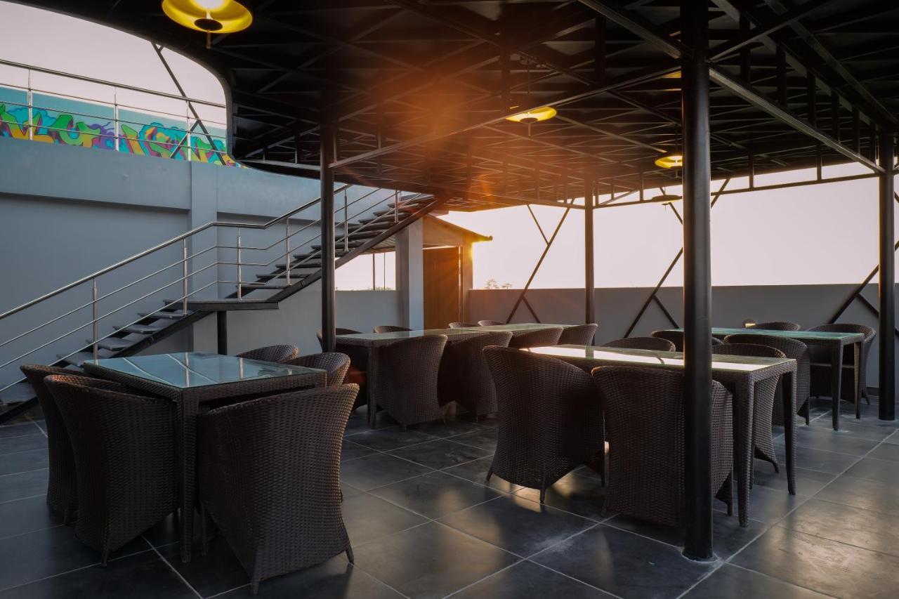 Clubway Grand A Boutique Hotel Jorhāt Exterior photo