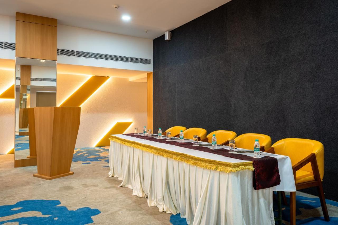 Clubway Grand A Boutique Hotel Jorhāt Exterior photo